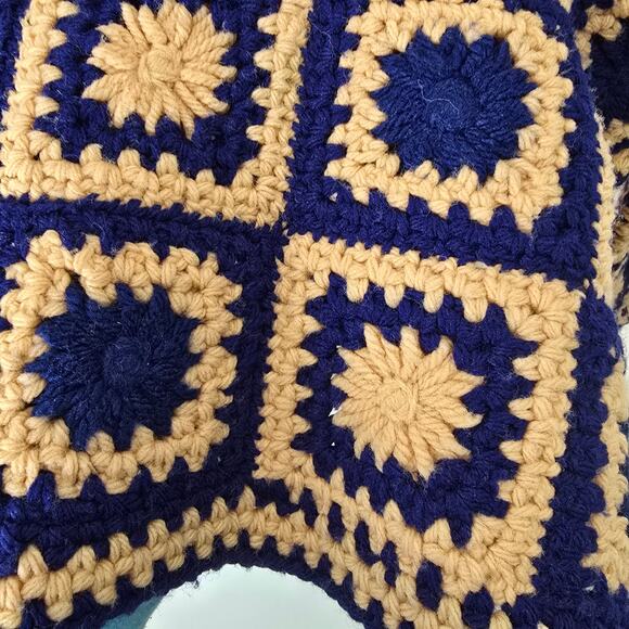 Vintage 70s Handmade Crochet Granny Square Open Front Cardigan Jacket OS SEE - Picture 5 of 8